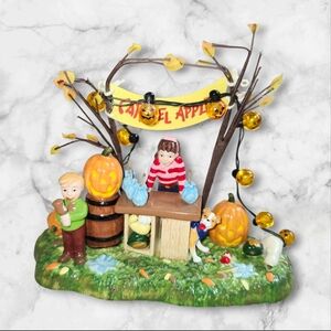 DEPT 56 Snow Village Halloween CARAMEL APPLE STAND - NO BOX-